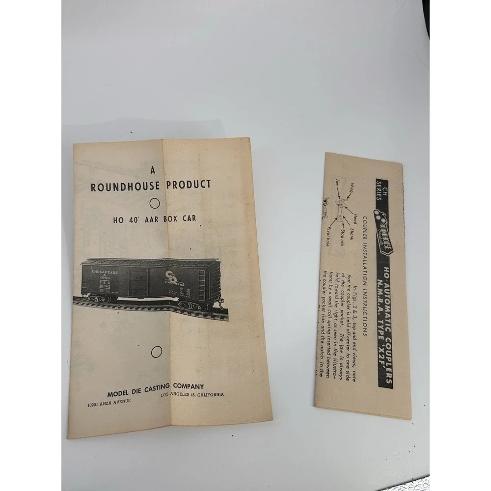 Vintage Roundhouse HO Santa Fe 40 ft Truss-Side Train Boxcar Diecast Truck Kit
